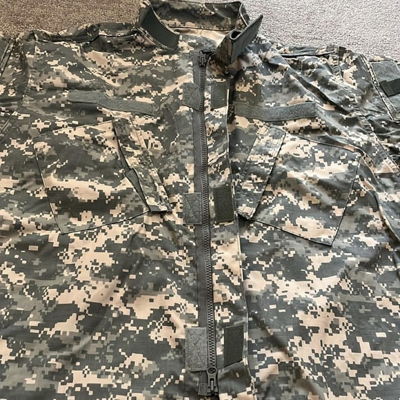 Army Combat Camouflage Men’s Uniform Jacket Size L and Pants Size M/L - Picture 5 of 14